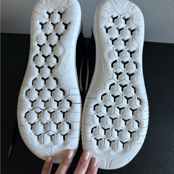 Nike Free RN 2018 Men’s Athletic Running Shoes - Picture 5 of 6
